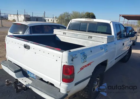 1998 Dodge Ram 1500 St из США, поврежденный, VIN 3B7HC13Z2WG171069